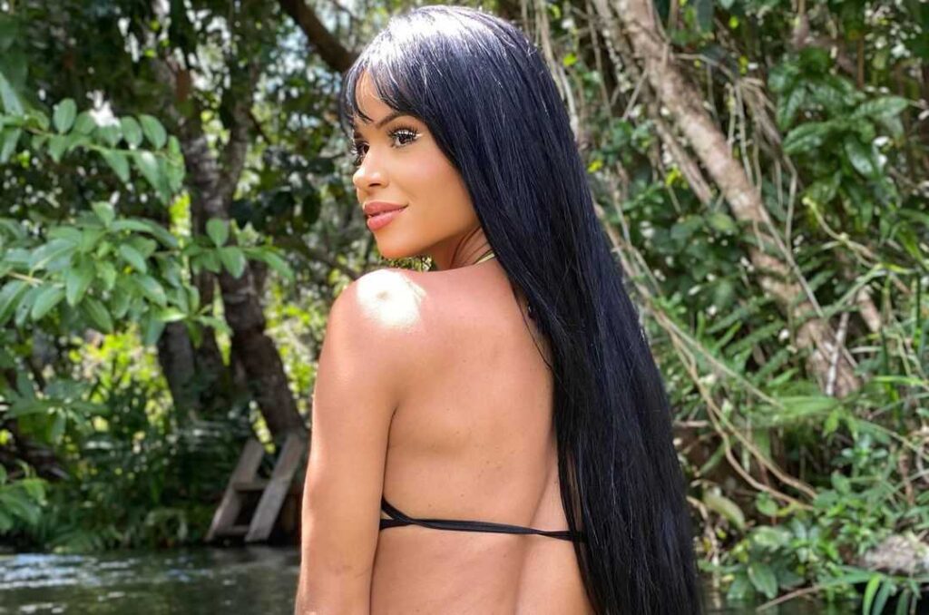 Single Brazilian woman