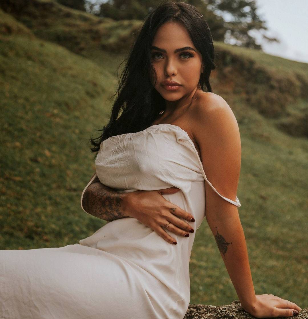 Sexy Colombian bride