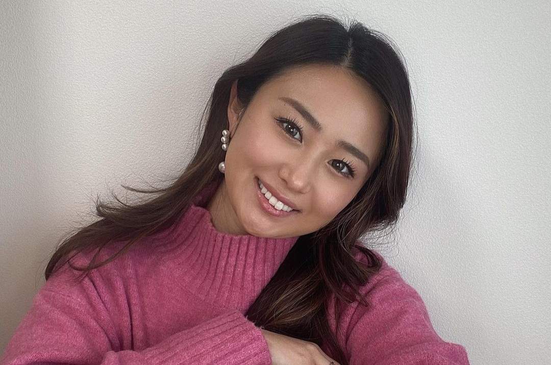 Pretty Asian mail order bride