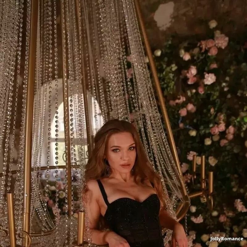 Lily Profile image 2