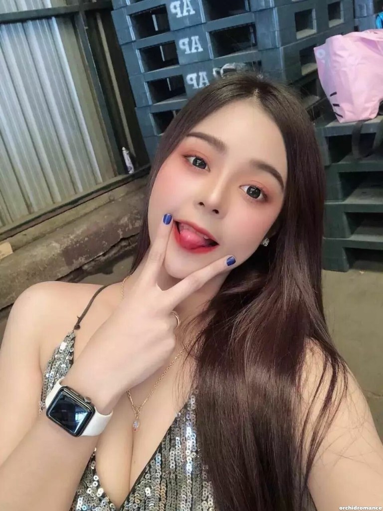 Wandee Profile image 4