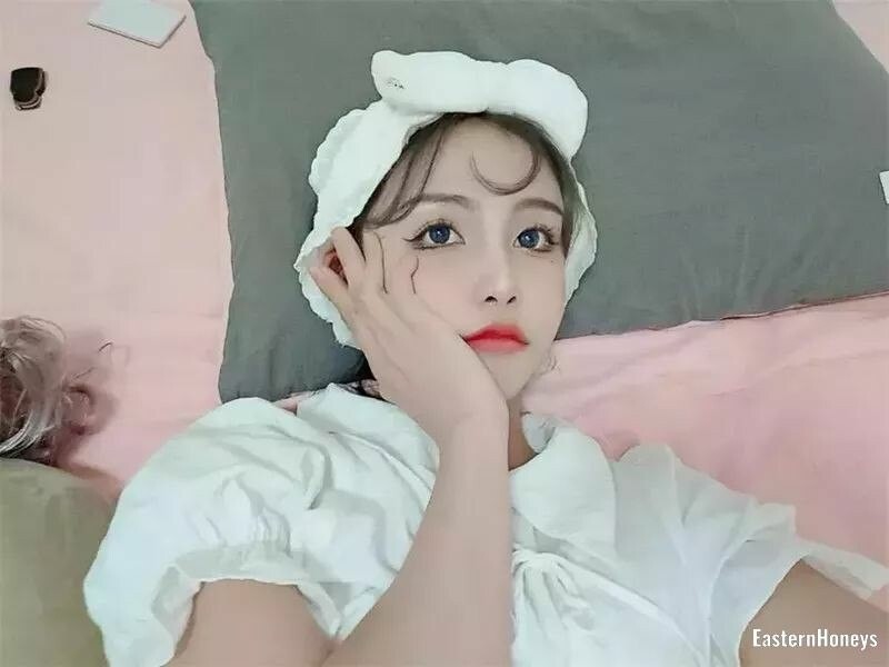 Jia Profile image 3