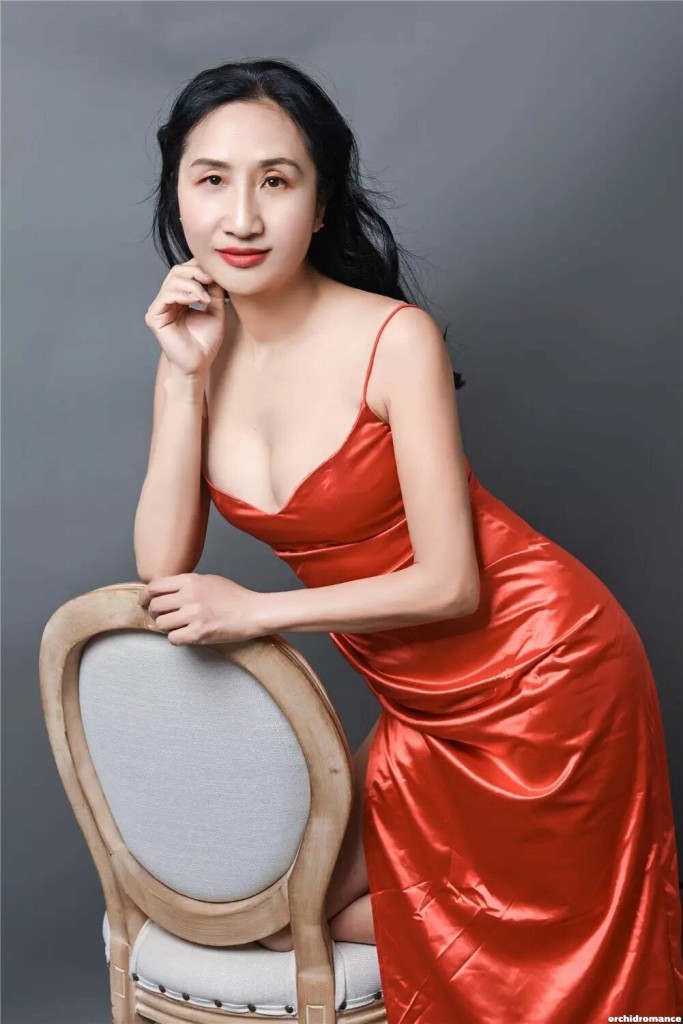 Lily Profile image 5