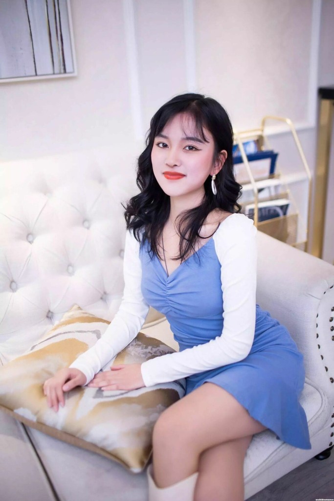 Mengyao Profile image 4