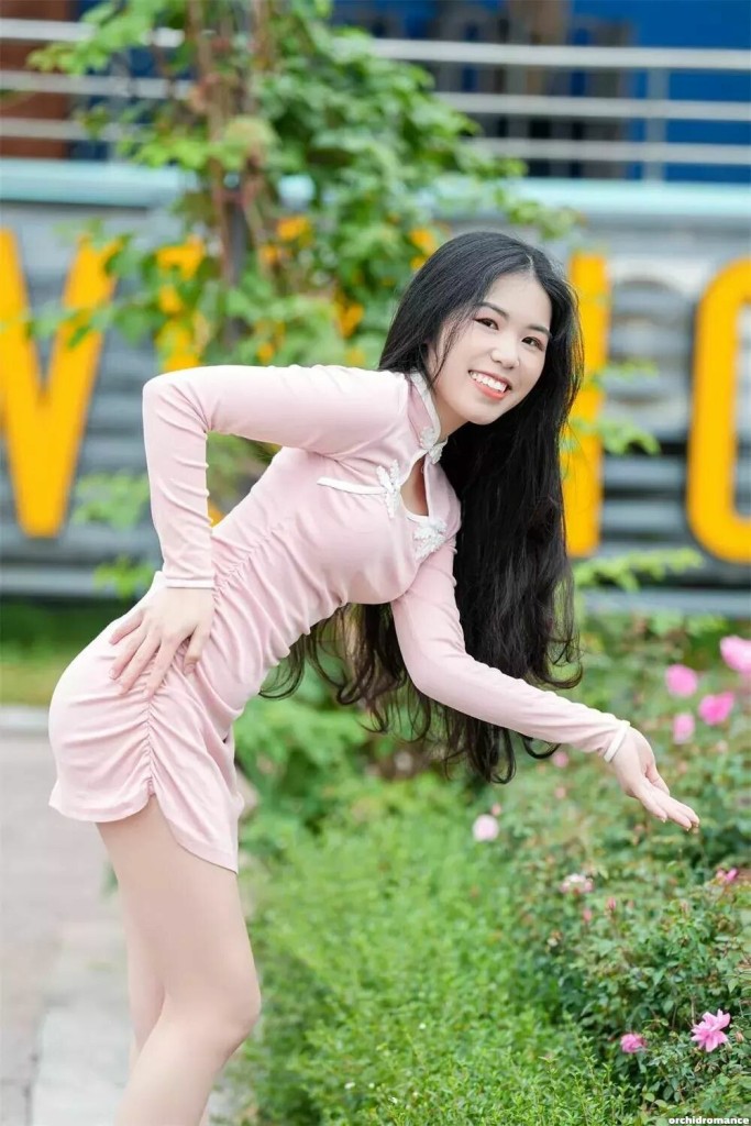 Lily Profile image 3