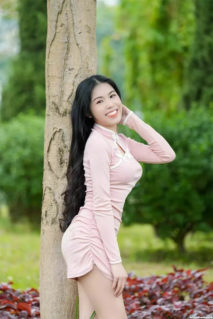 Lily Profile image 1
