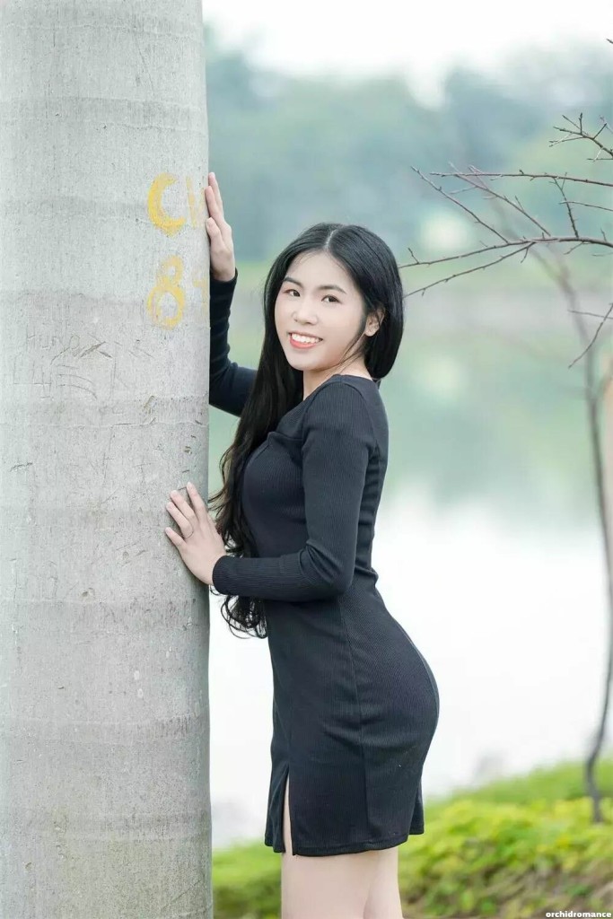 Lily Profile image 2