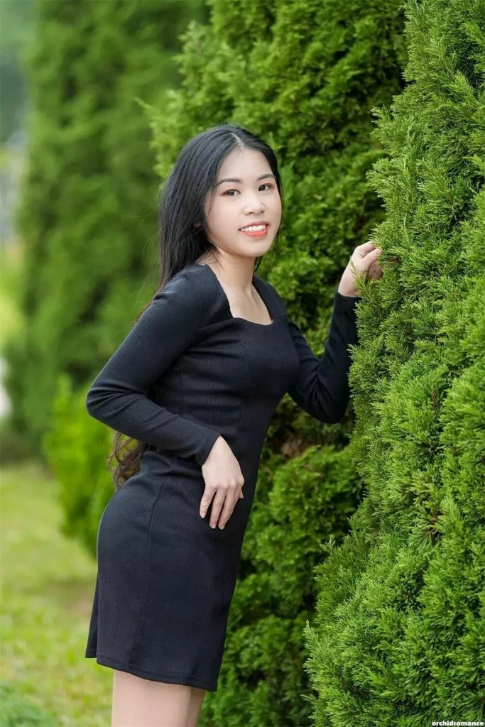 Lily Profile image 4