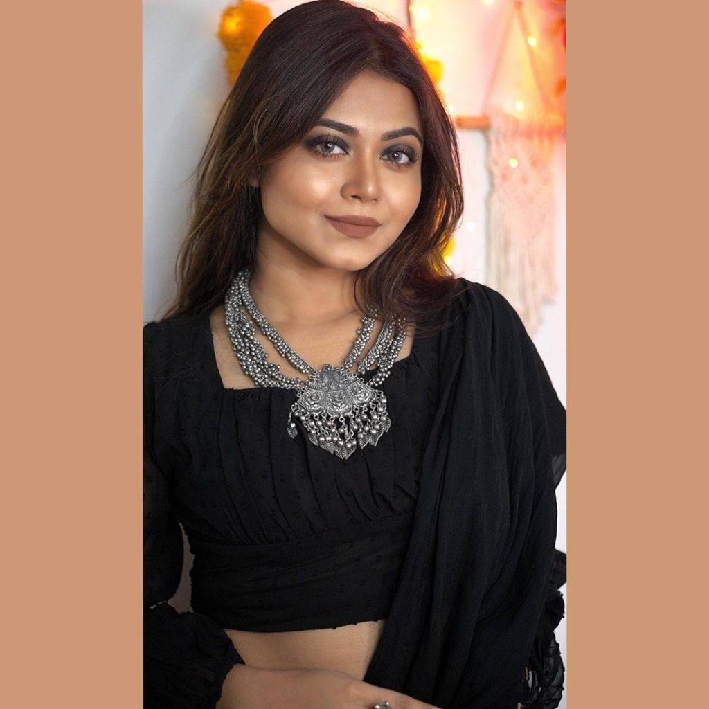 Lakshmi Profile image 2