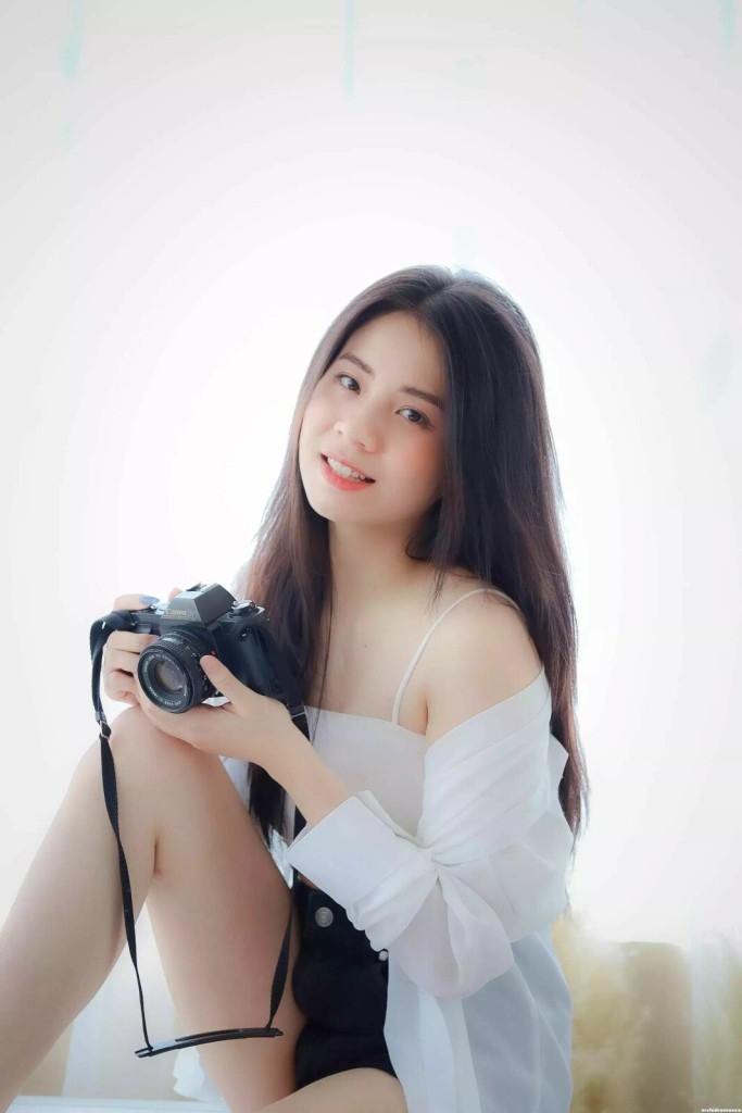 Doris Profile image 6