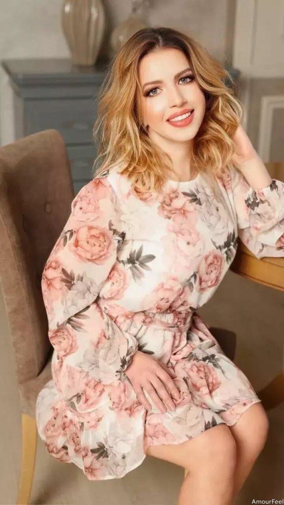 Nora Profile image 4