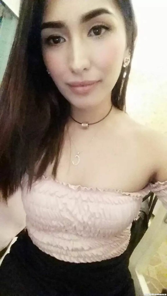 Celeztine Profile image 3