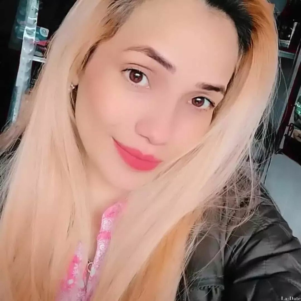 Laura Profile image 6