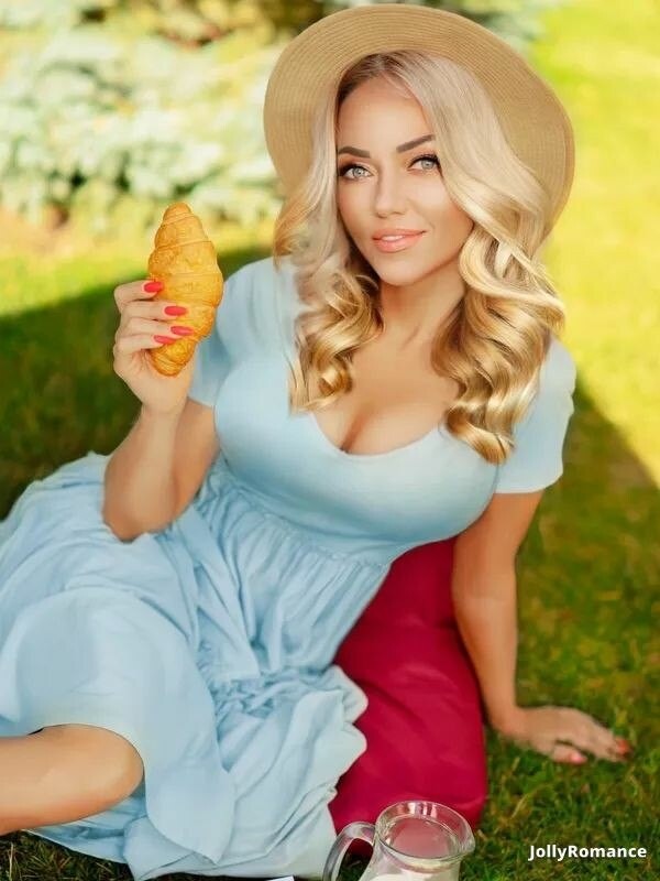 Erin Profile image 3