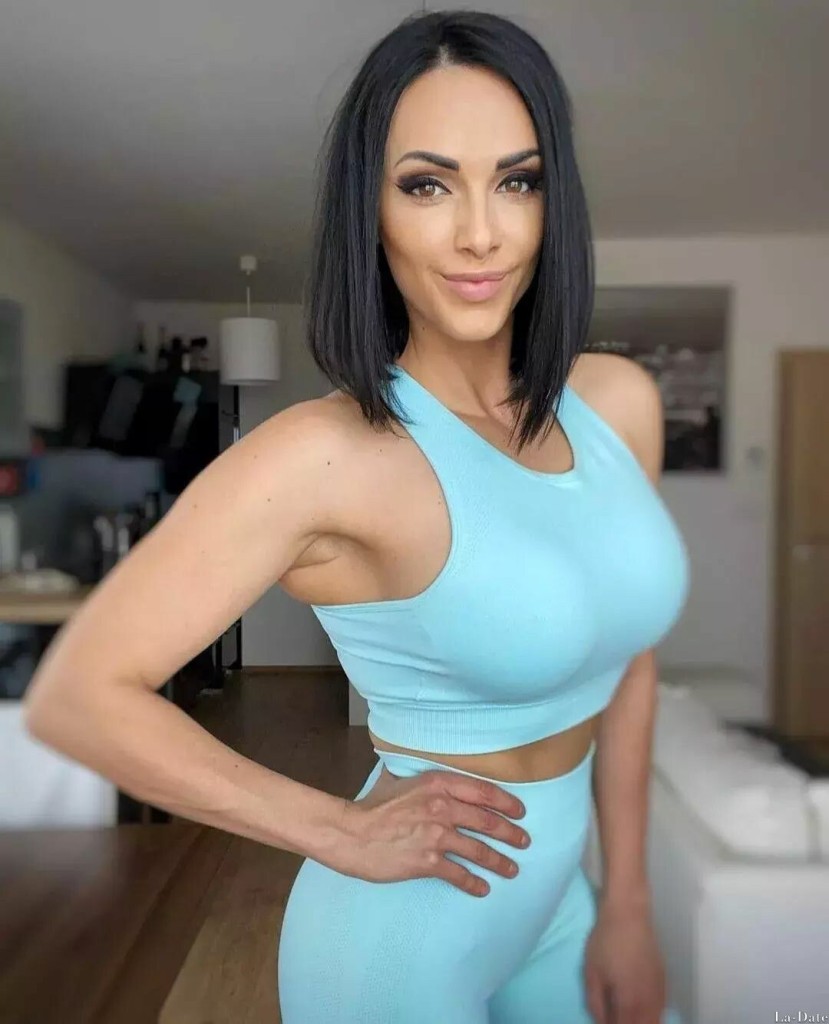 Carolina Profile image 1