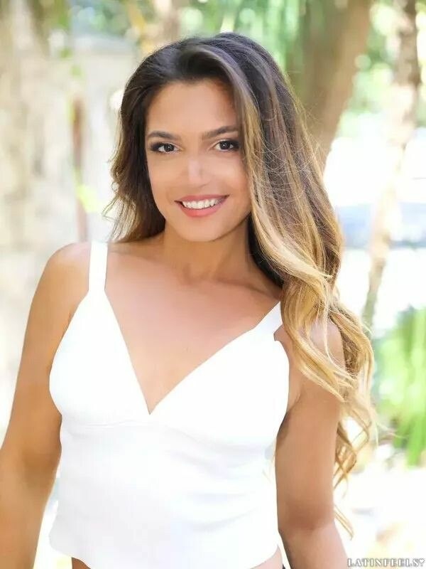 Daniela Profile image 4