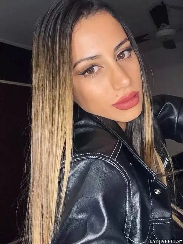 Melina Profile image 2