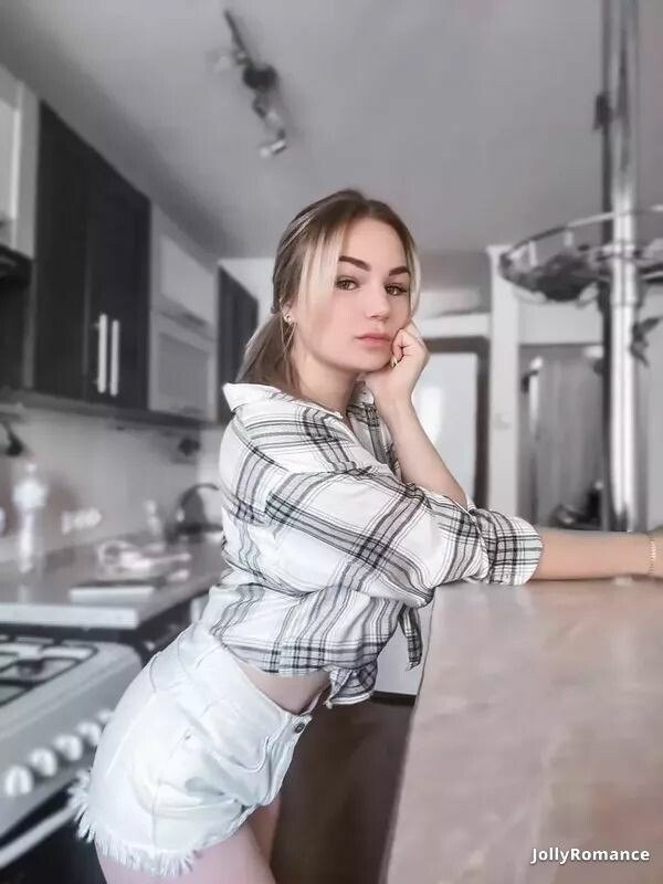 Alona Profile image 1
