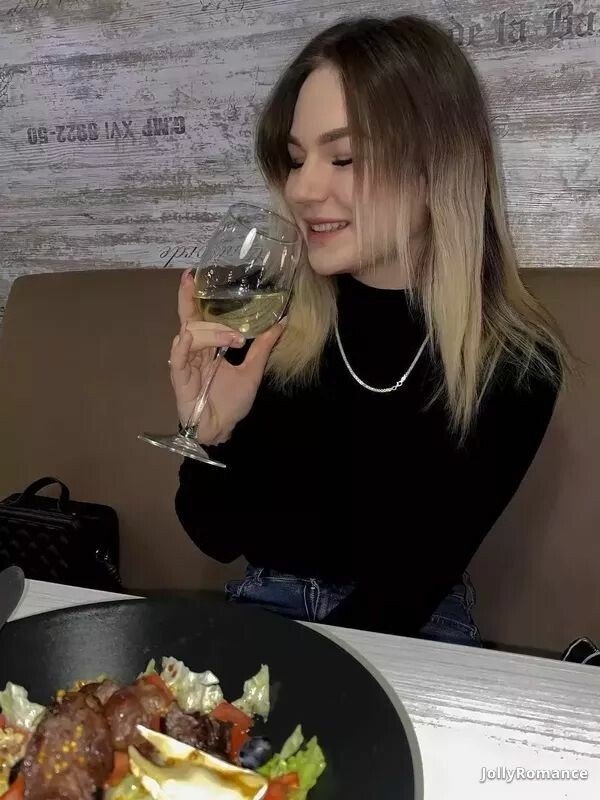 Alona Profile image 3